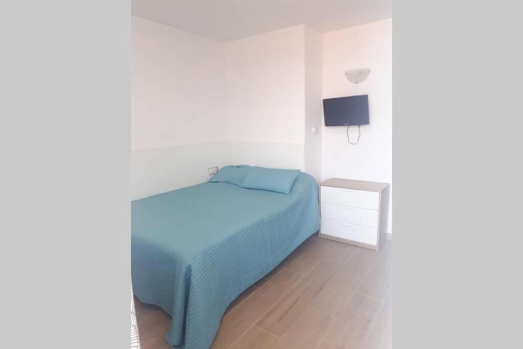 Modern Studio Near Beach. Sea, Pool And Wi-Fi Benalmádena Zewnętrze zdjęcie