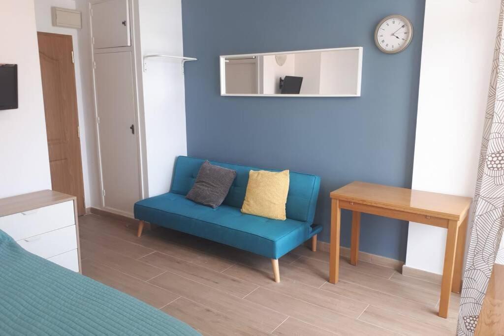 Modern Studio Near Beach. Sea, Pool And Wi-Fi Benalmádena Zewnętrze zdjęcie